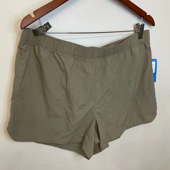NWT Columbia|| Blossom Bay Shorts Womens L Gray/green Elastic Stretch Nylon - Picture 2 of 10